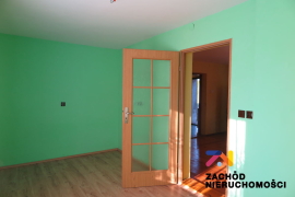 Dom z budynkami gospodarczymi- Karczówka